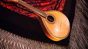 Guitare de fado portugaise célèbre pour son son aigu et accompagne toujours un vrai chant de fado