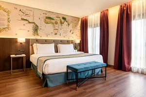 Chambre double ou twin avec parquet d'un hôtel 4 étoiles pour séminaire d'entreprise ou team building à Lisbonne