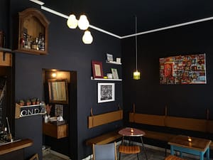 Onda Cocktail Room est un bar à cocktail situé dans le quartier de Graça et l'un des meilleurs de la ville
