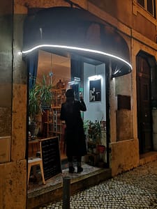 Madame Bacchus est un sympathique bar à vins portugais situé aux portes d'Alfama et du Castelo sao Jorge