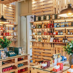 Boutique brésilienne concept store à Principe Real à Lisbonne d'objets et vêtements d'artistes et d'artisans brésilien