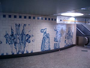 Panneau d'azujelos dans le métro Campo Grande réalisé par l'artiste Eduardo Nery