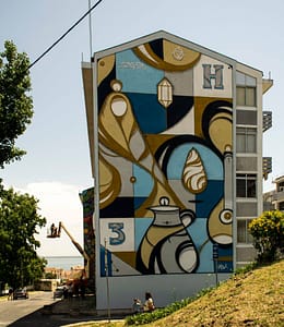 Hazul, street artiste dans le quartier de Marvila à Lisbonne