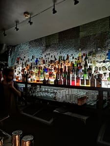 Cinco Lounge, a cocktail bar in Lisbon with an incredible menu and a great friendly atmosphere