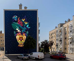 Kruella D'Enfer, street artiste dans le quartier de Marvila à Lisbonne