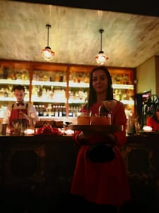 Red Frog Speakeasy is Lisbon's most famous cocktail bar with its prohibition atmosphere and amazing cocktails