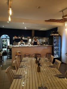 Natural wine bar from Portugal and Europe located near the Estrela Garden Park in Lisbon