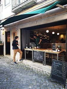 Vino Vero is an Italian wine bar in Lisbon offering Italian and European wines and delicious food to share.