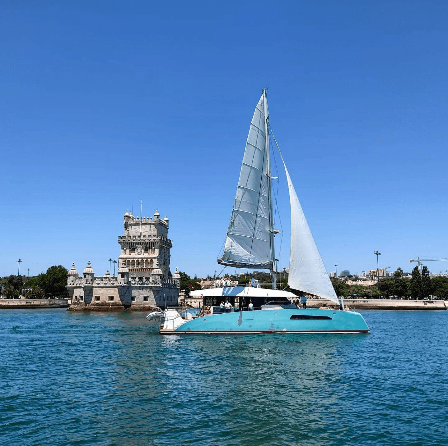 Catamaran géant