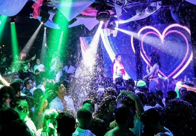 Posh Club is a club with trans shows and is located in the Sao Bento district of Lisbon