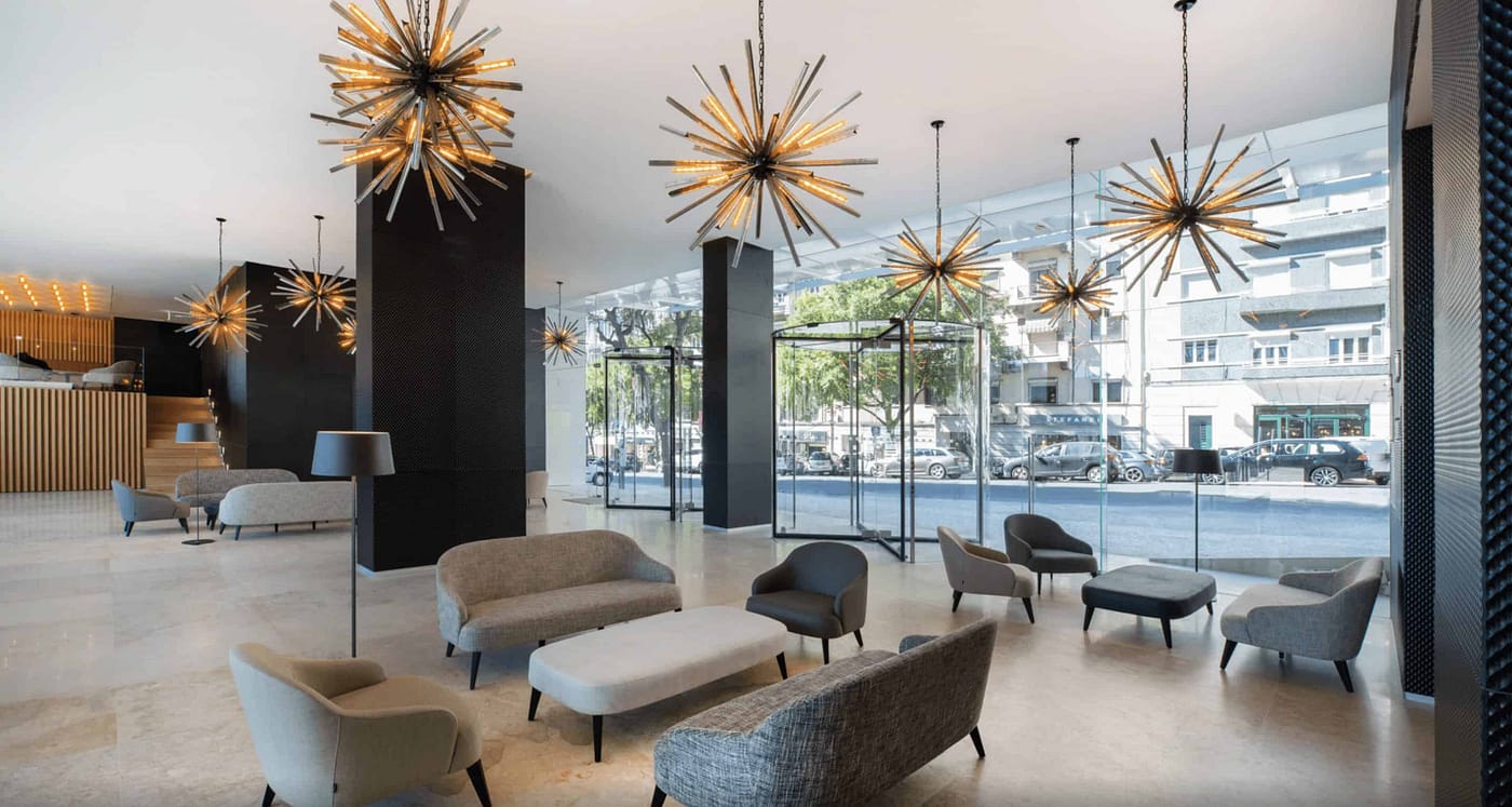 Lobby of a 4 star hotel for a company seminar or team building in Lisbon