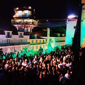 Topo Chiado is the best rooftop in Lisbon with plenty of room to dance, good service and a great view of santa justa and the castle