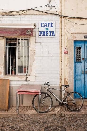 Working in Lisbon in bars and restaurants