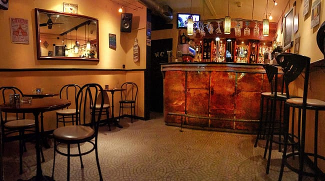 Espaço 40-e-1 is a gay-friendly bar located in the Bairro Alto district